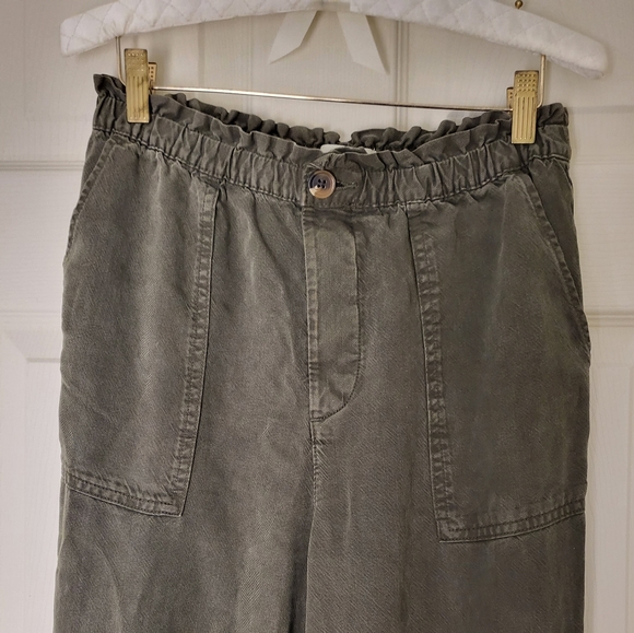 H&M Stretchy Army Green Cargo Pants - Picture 2 of 2